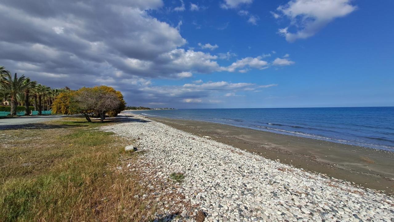 라르나카 Relaxing Seaside Manors 아파트 외부 사진